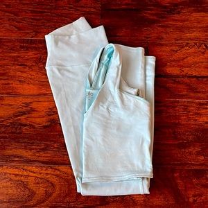 Alo Yoga HIGH-WAIST AIRBRUSH LEGGING and AIRBRUSH REAL BRA TANK in Blue Quartz